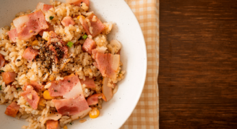 Como fazer farofa de bacon com banana: Receita Fácil