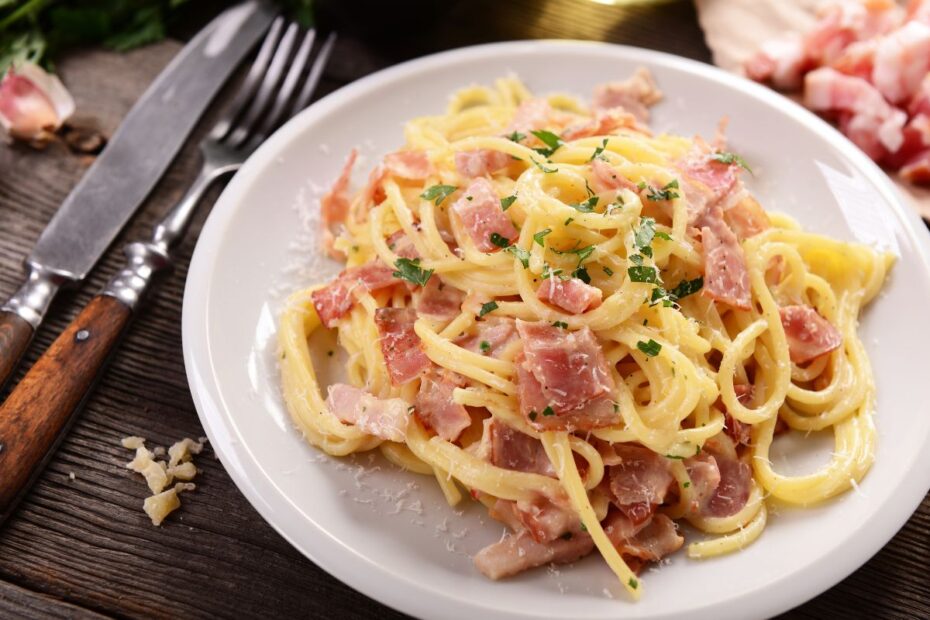 Receita de macarrão à carbonara 