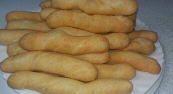 Na panela de pressão Biscoito de polvilho frito crocante delicia –
